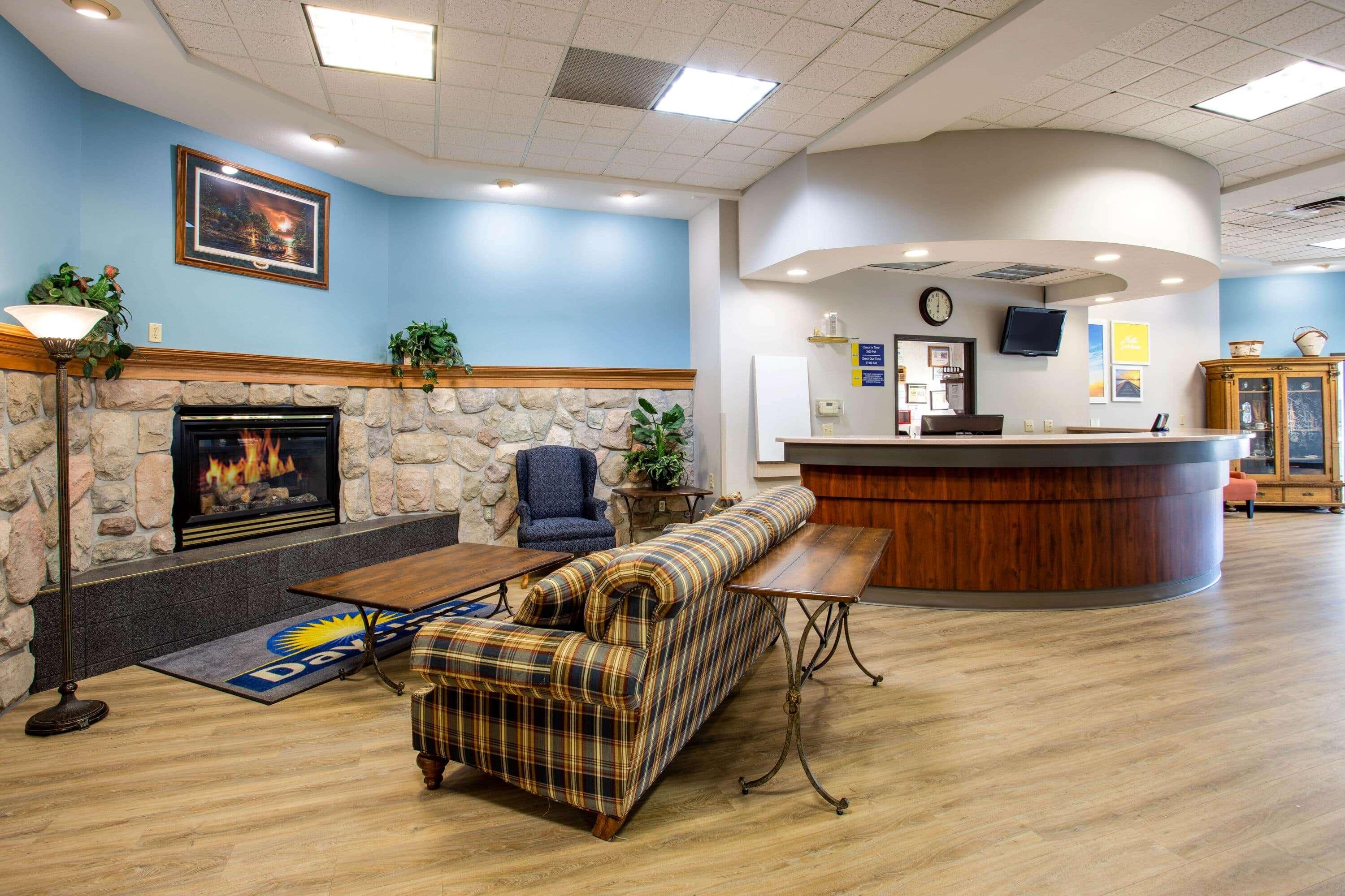 Days Inn By Wyndham Marquette Exteriör bild